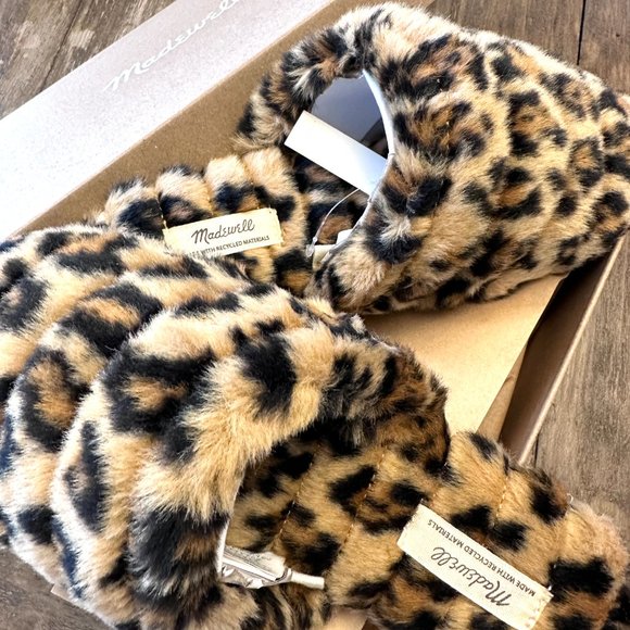 Madewell Women's NEW Quilted Scuff Slippers in Leopard Recycled Faux Fur… - Picture 2 of 7